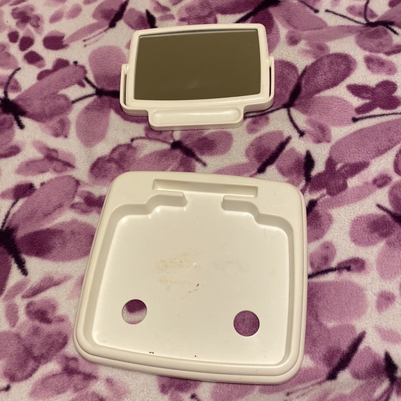 COPY - Mary Kay Vintage white tray/stand with 2-sided compact mirror. - Picture 3 of 5